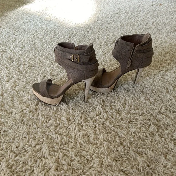 Shoes - Picture 2 of 3